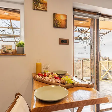 Vineyard Sunny Hill - Happy Apartment