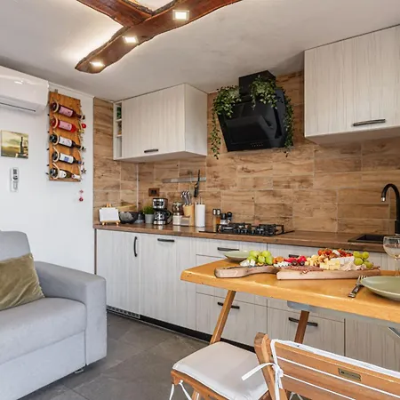 Vineyard Sunny Hill - Happy Apartment *